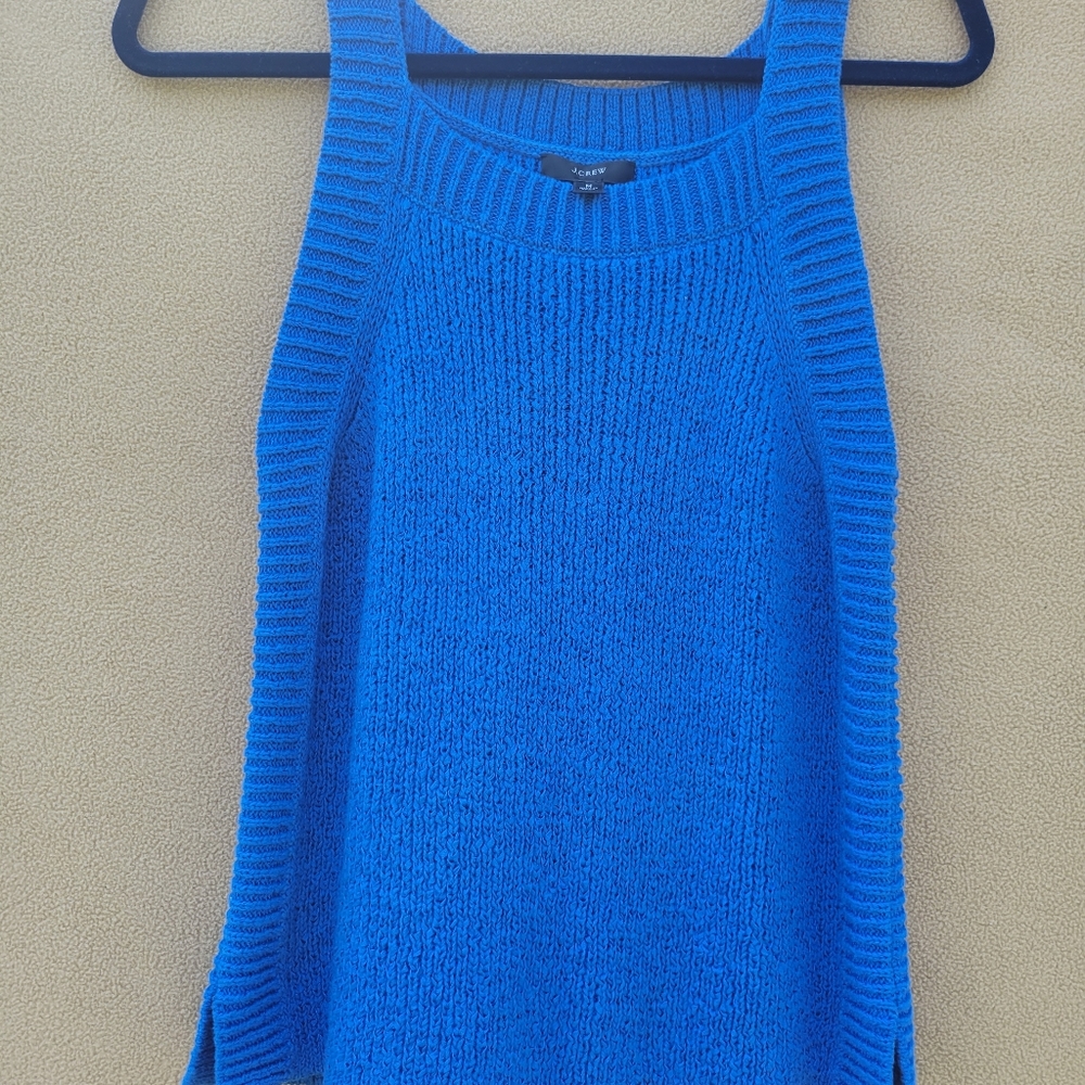 Tank top! I have 4 colors, pink, black, green.